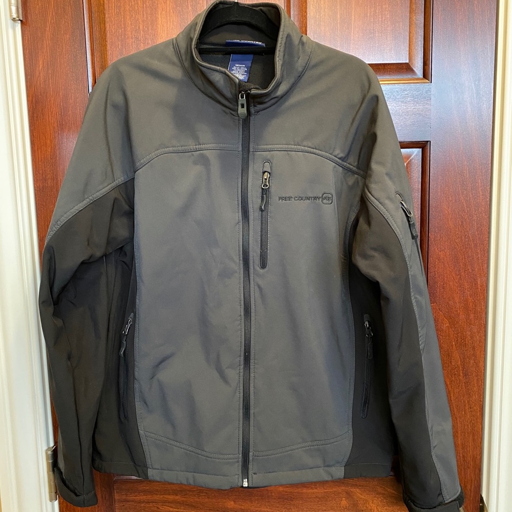 Like New. Men’s Large Free Country Jacket